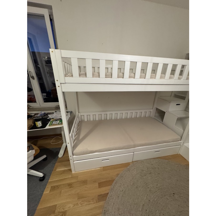 Etagenbett mit Treppe für Geschwister in Berlin